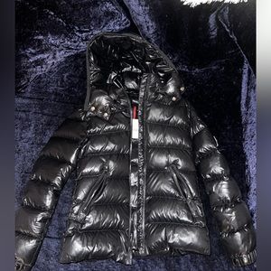 Kids unisex Moncler coat black size 8y